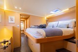 Lagoon 52 Flybridge cabin